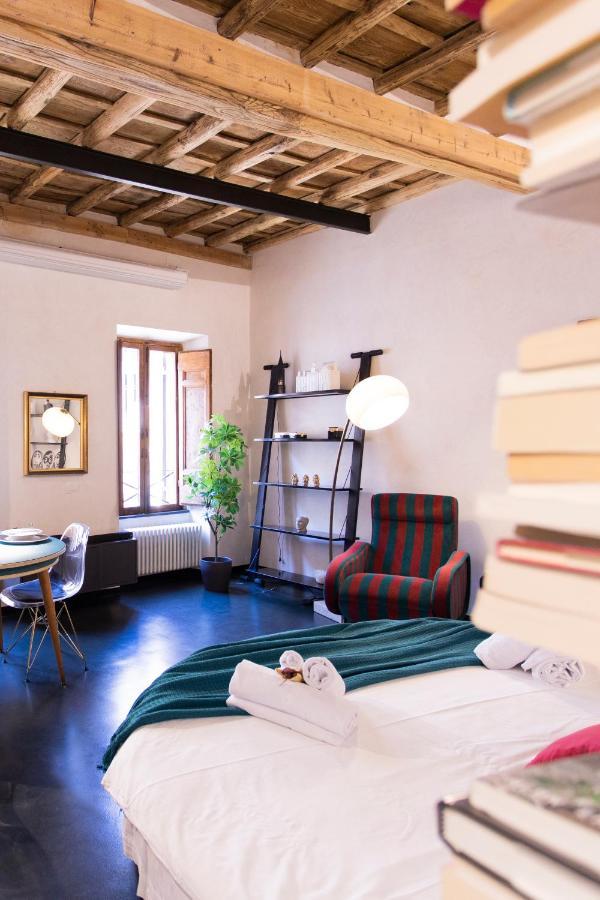 Greta Charming In Trastevere Apartment Rom